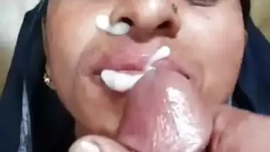 Lady beggar sucking dick of a horny customer at his home