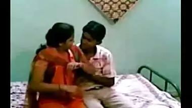 Desi Indori couple erotic and sensual sex video