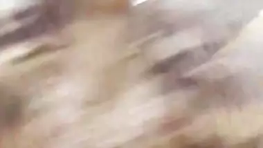 Indian hottie Haseena Khan nude fingering on live call