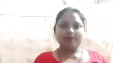 Desi horny Bhabhi striptease show video