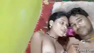 Bedroom isn't only for sleeping but exposing Indian's boobs on camera