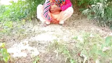 Tamil Aunty Outdoor Caught