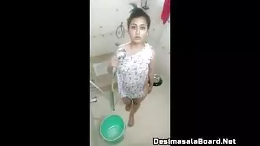 Hot MMS Of Indian College Girl Made In Bathroom