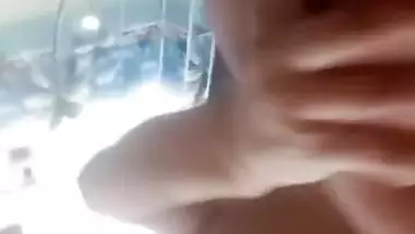 Beautiful Horny Desi Girl Showing While Bathing New Clip UPDATE