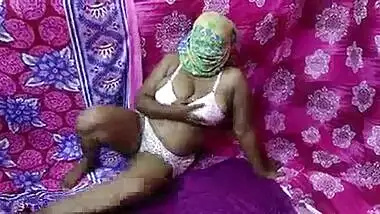 Indian Horny Chubby Big Boobs Wife Masturbate