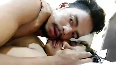 Desi girl enjoy XXX sized dick during MMS sex footage with boyfriend