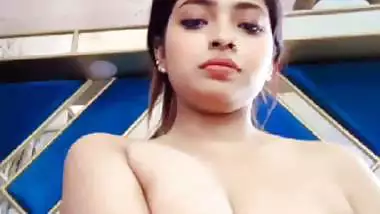 Sexy Bihari babe shows her chut in Indian naked video call