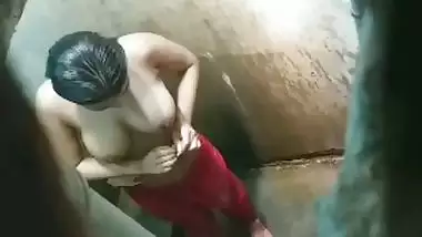 virgin sister caught bathing by bro viral FSI xxx