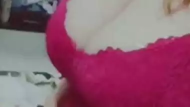 Islamabad model girl showing boobs