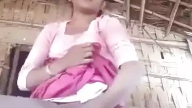 Village bhabhi fingering outdoor