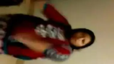 Bhabi nude dancing and removing clothes