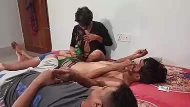 Guys lure Desi sister on having threesome and enjoy her young body