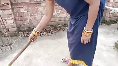 Desi Bhabhi’s sexy video with her young devar