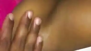 Desi wife showing boobs and armpits in pink bra two clips marge