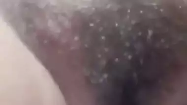 Mallu aunty showing hairy pussy to Facebook friend