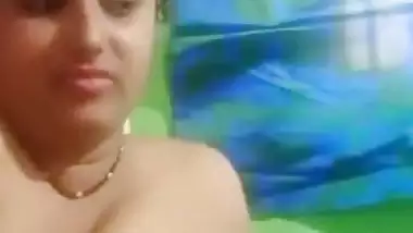 Cute Beauty Bhabhi Captured Nude