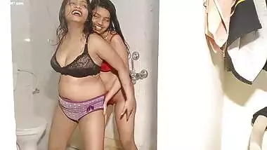Aalia advani and sarika lesbian sex 1