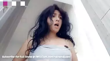 Indian Desi Mom With Huge Tits Makes Her Pussy Cum and Squirt