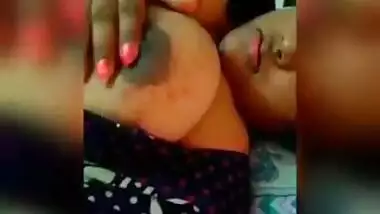 Desi Bhabhi seducing very nice boob play Part 2