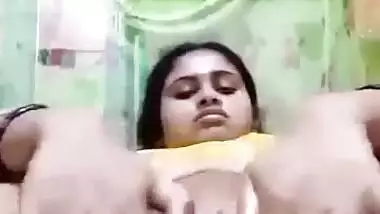 Hot Chechi Trying Hard to Cum