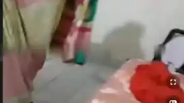 Amateur XXX video of Desi Bhabhi who has passionate sex on camera