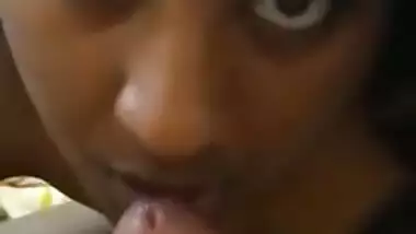 Hawt Srilankan engulfing cock of her boss