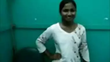 Sexy Bengali teen showing off her boobs to a stranger