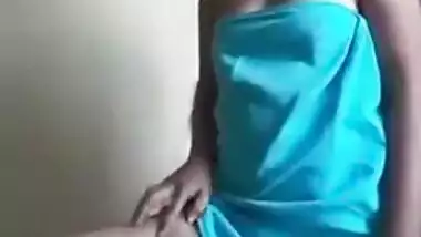 Video gives men XXX opportunity to see how sexy Indian MILF's lingerie is