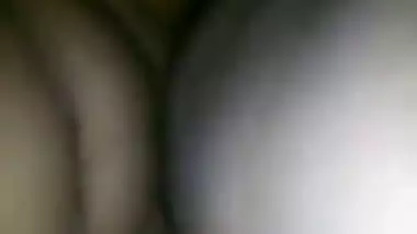 Desi nude lady uses toothpaste to lube her pussy