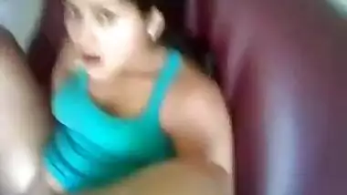 Fucking Shaved Pussy Of Sexy Mumbai College Chick