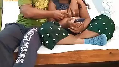 Akeli Aurat Mobile Mein Sex Video Dekh Ke Thadap Rahi Thi Jab Uska Husband Dekh Ke Usko Aage Peeche Jabardasth Choddaala
