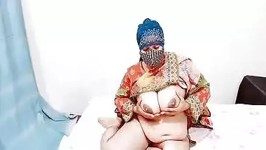 Indian Desi Bhabhi Showing Big Tits And Pussy - Huge Boobs