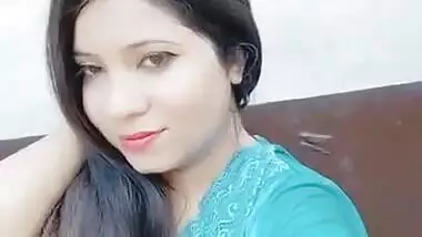 Paki Girl Showing her Boobs Part 2