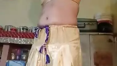 Damn hot Sexy bhabhi boobs and pussy captured before fucking