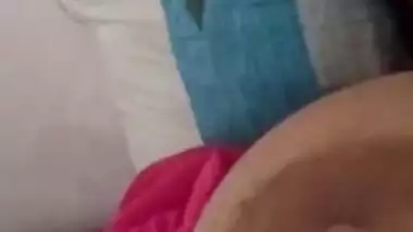 Sexy Desi Girl Shows her Big Boobs