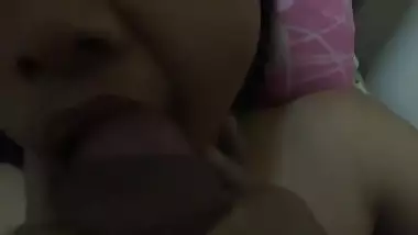 18 years desi girl sucking bf s cock licking cum and swallowing and peeing clip