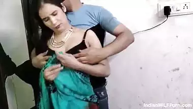 Skinny Indian MILF Bhabhi Sex