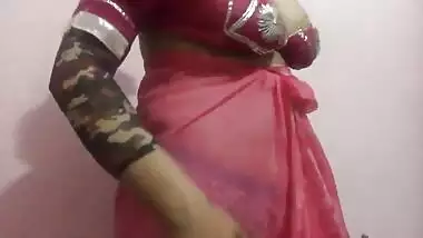 Sexy Indian MILF caught rubbing her pussy mms XXX video leaked