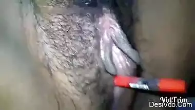 Desi Girl masturbating