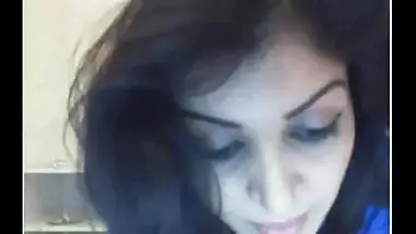 Horny Pakistan Girl Nafisa Striping on Webcam Inserting Dildo in Pussy Mms