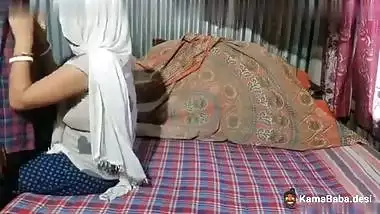A Muslim guy fucks his GF’s tight pussy in a Bangla sex video