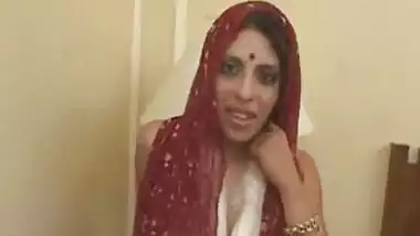 Indian Babe Loves That Two Cock Fillings In Her Mouth