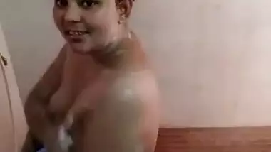 Indian aunty nude bathing tease video clip