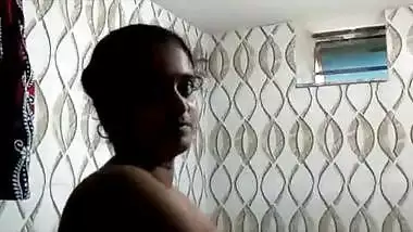 Desi wife nude bathing recording for lover