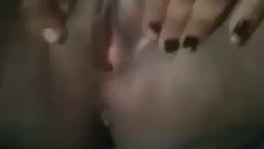 Guy fucks his aunt’s tight pussy in a Tamil sex video