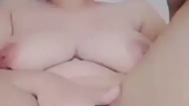 Beautiful nude girlfriend feeling Indian fingering