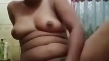 Horny Desi Girl pussy Fingering