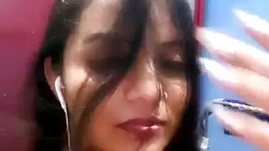 Sexy Nikita Bhabhi showing boobs on live cam
