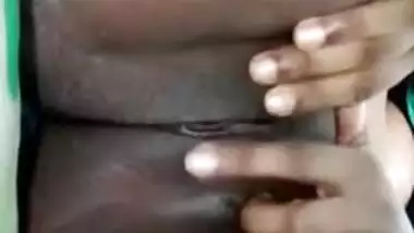Bangladeshi Girl Pussy Fingering On VideoCall