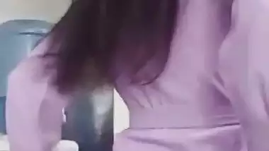 Srilankan girl showing boobs and ass in tuition class